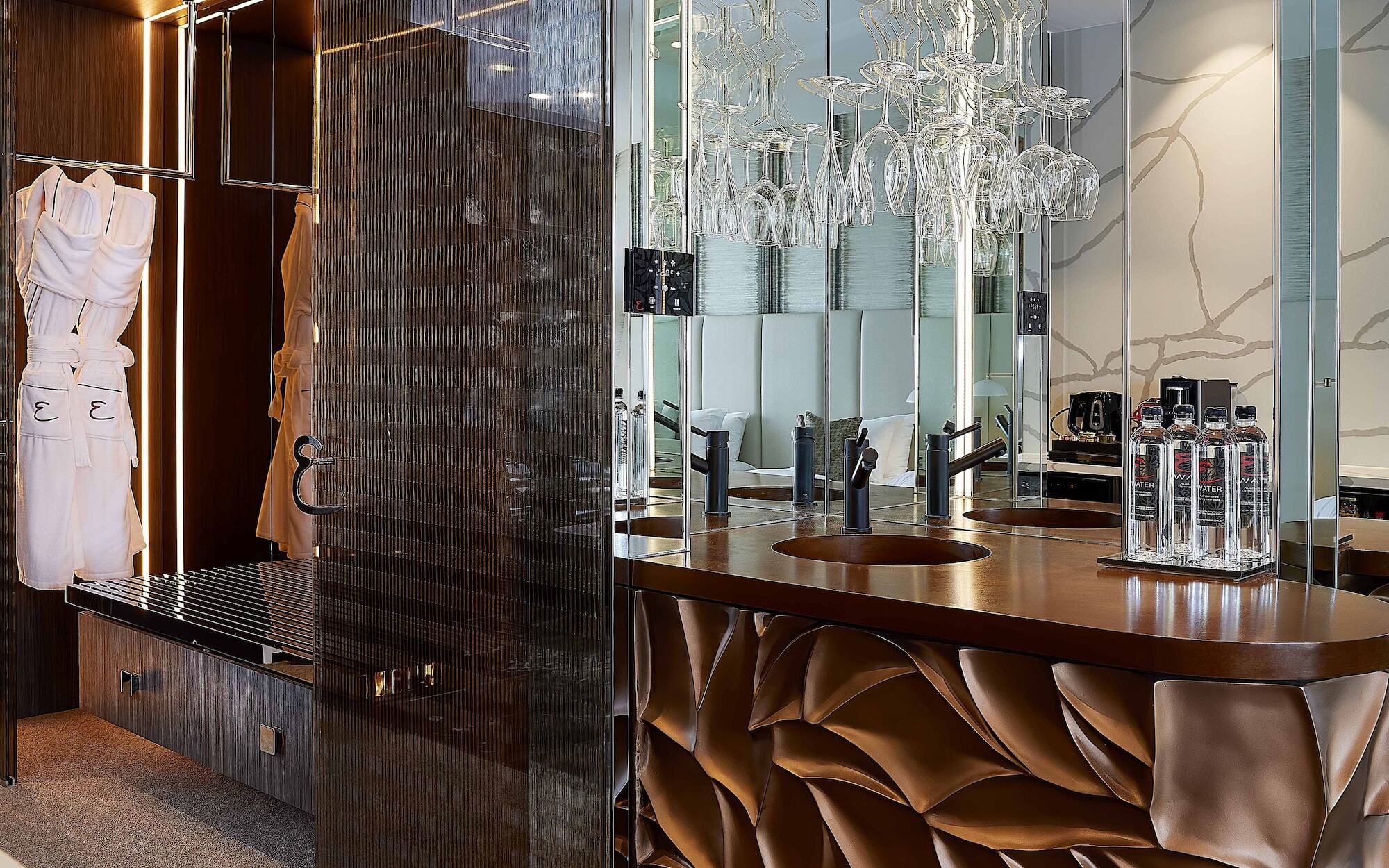 Hotel Emporium South Bank 5*